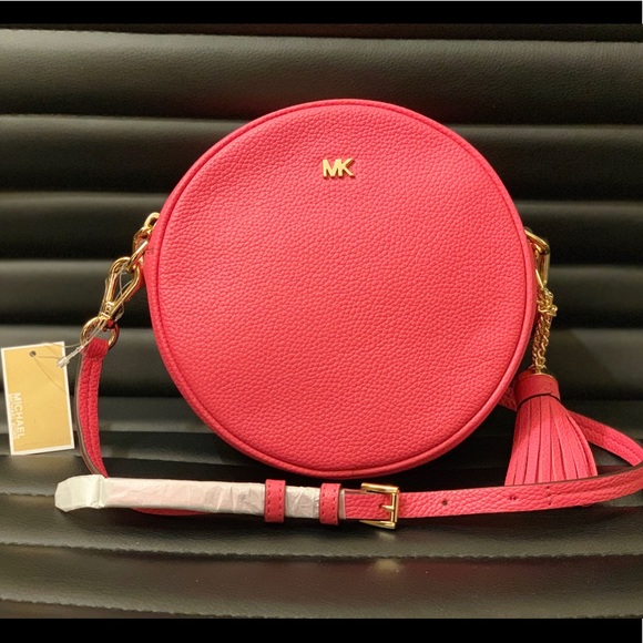 Michael Kors Handbags - *SPECIAL DEAL* NWT💗MK Medium Leather Canteen Bag